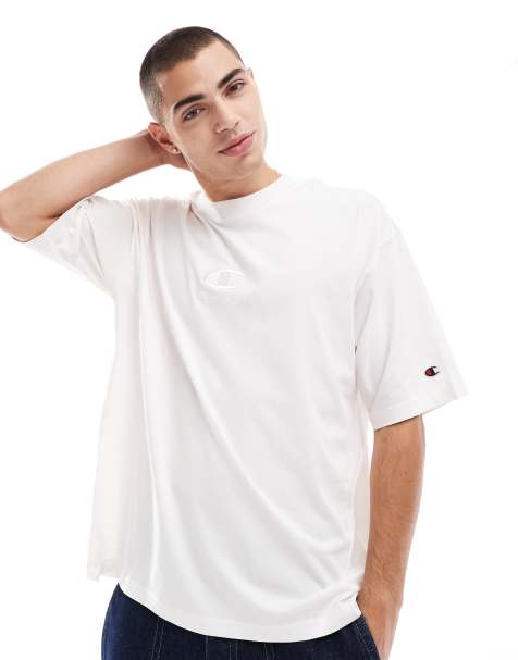 Champion – Legacy – T-Shirt in gebrochenem Weiß mit mittigem, kleinem Logo - view 1