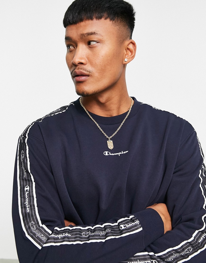 Champion – Marinblå sweatshirt med tejpade detaljer med tryckt logga