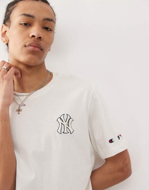 Champion - Offwhite T-shirt med 'NY'-print på ryggen  , 4 af 4