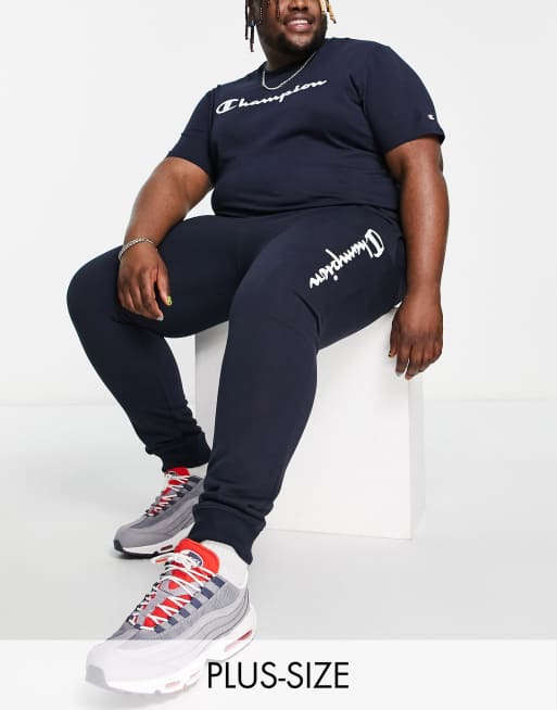 Champion Plus – Jogginghose in Marineblau mit großem Logo