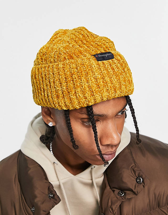 Champion - ribbed small logo beanie in yellow