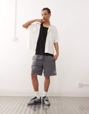 Champion - Short effet délavé - Gris