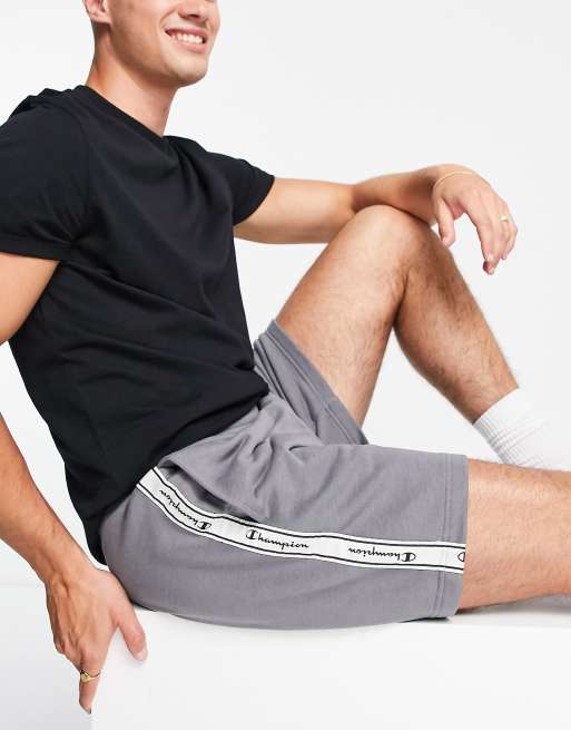 Champion – Shorts in Grau mit Zierstreifen