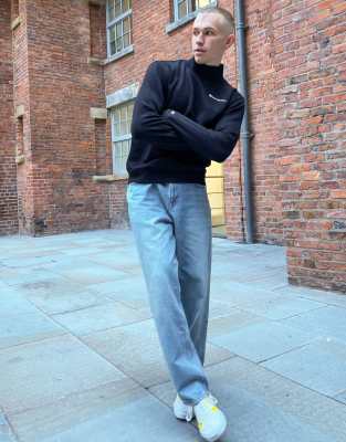 curve wears champion