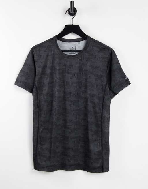 Champion – Sport-T-Shirt in Schwarz mit Military-Muster und Logo