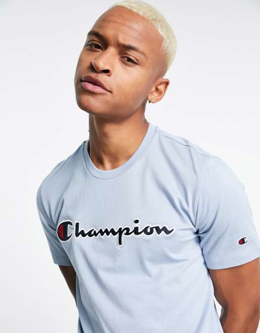 Champion – T-Shirt in Blau mit großem Logo