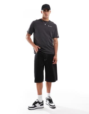 Champion – T-Shirt in Schwarz mit Rundhalsausschnitt