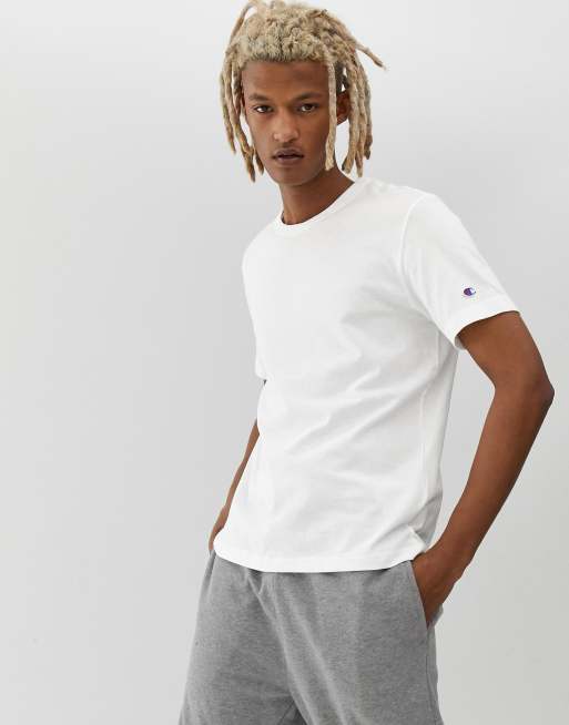 Champion - T-shirt met logo op de mouw in wit