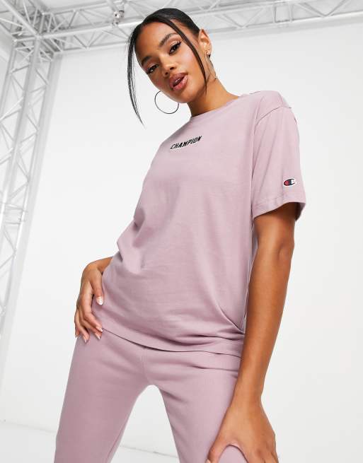 Champion – T-Shirt mit kleinem Logo in Lila
