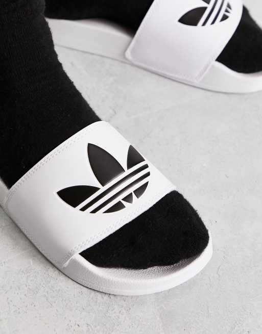 Chanclas blanco adilette de adidas Originals | ASOS