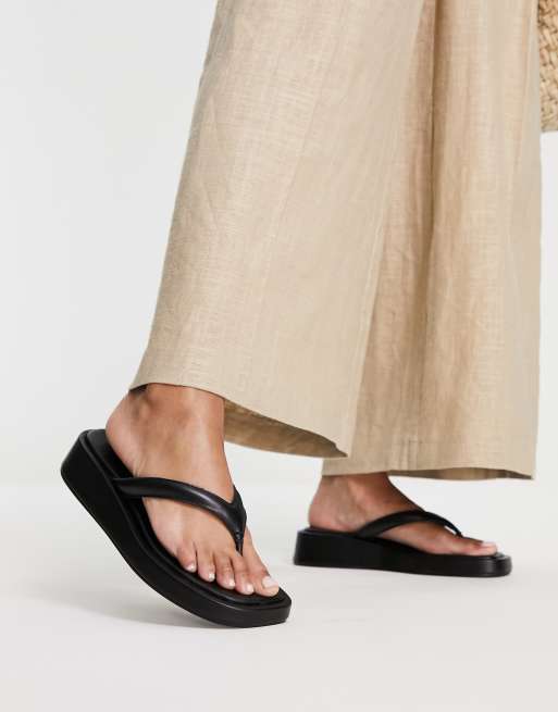 chatarra muy Descompostura Chanclas negras con plataforma de Mango | ASOS