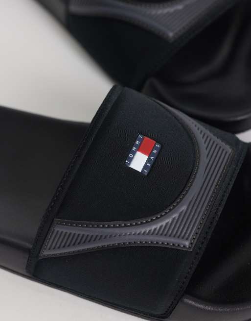 Chanclas negras de Tommy Jeans, 2 de 4