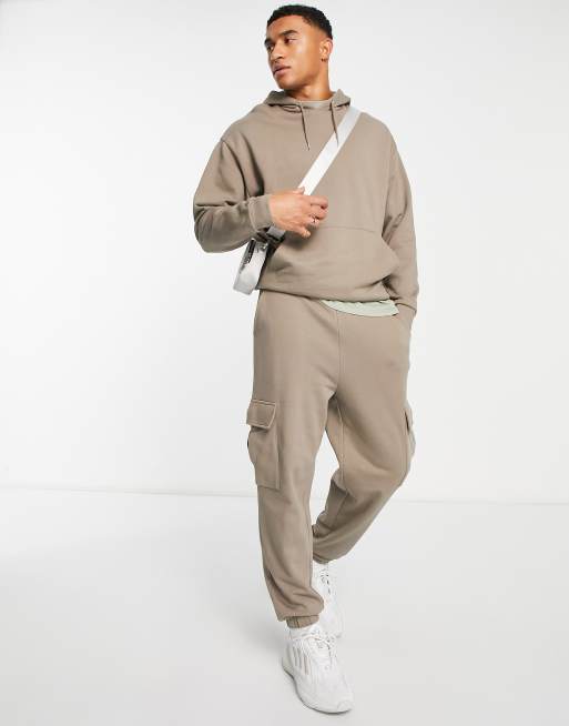 Chándal color marrón lavado extragrande de sudadera con capucha y joggers cargo de ASOS DESIGN