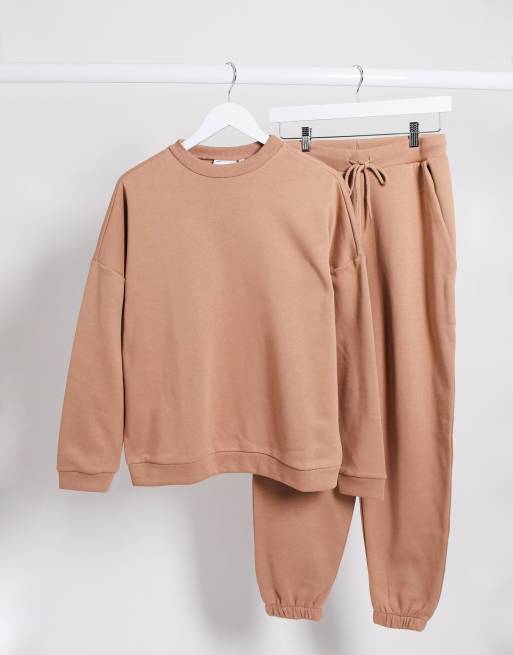 Chándal con sudadera y jogger extragrandes en color caramelo de ASOS DESIGN Hourglass