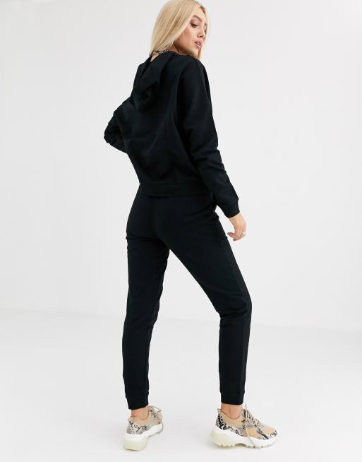 Chándal de sudadera con capucha y joggers de corte slim de algodón de ASOS DESIGN - BLACK, 2 de 4