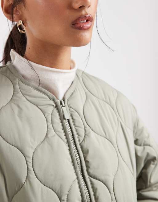 Chaqueta acolchada caqui de New Look, 2 de 4