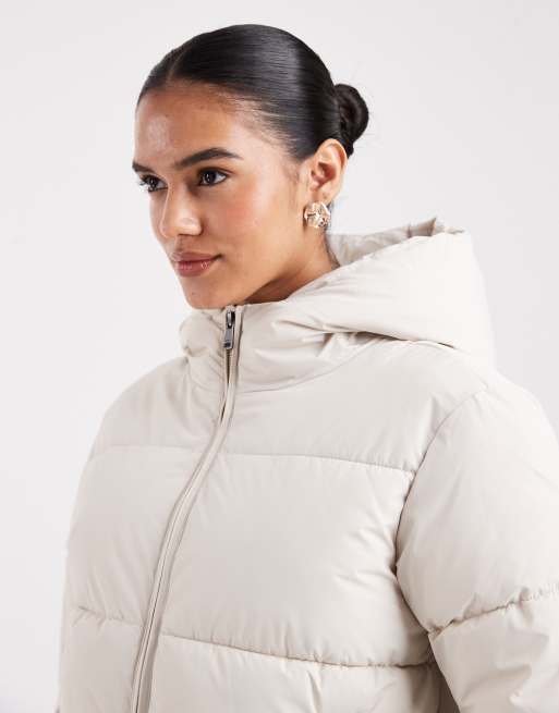 Chaqueta acolchada color piedra con capucha de ONLY, 2 de 4