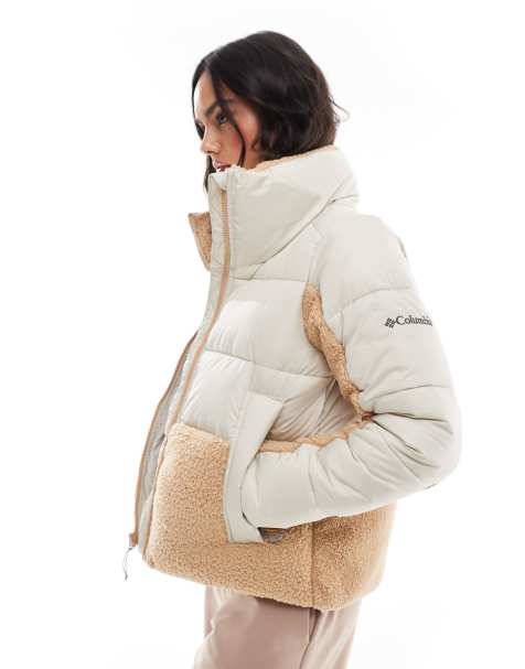 Chaqueta acolchada color piedra oscuro y beis con diseño híbrido de sherpa Leadbetter Point II de Columbia - view 1