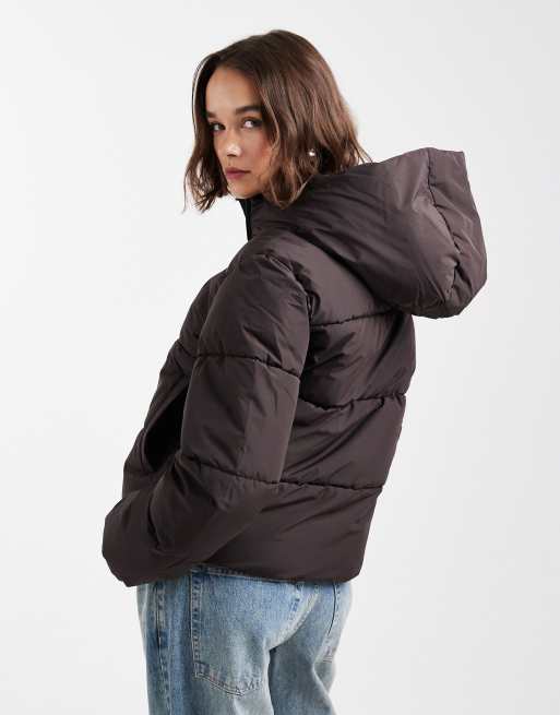 Chaqueta acolchada marrón oscuro con capucha de ONLY, 4 de 4