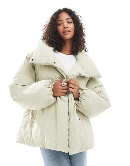 Chaqueta acolchada verde salvia de corte depurado con cuello alzado de ASOS DESIGN, 2 de 4