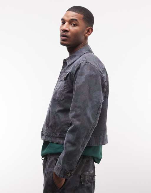 Chaqueta azul marino estilo camionero con estampado de camuflaje de Weekday (parte de un conjunto), 4 de 5