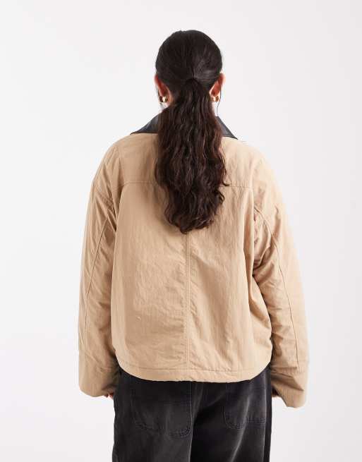 Chaqueta beis impermeable y ligeramente acolchada de estilo campero con solapas de cuero sintético de Object , 2 de 4
