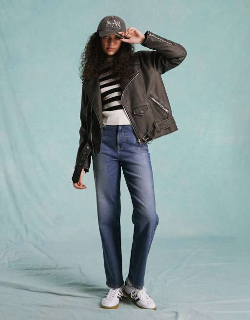 Chaqueta biker acolchada extragrande con lavado negro de cuero sintético de Miss Selfridge, 2 de 4