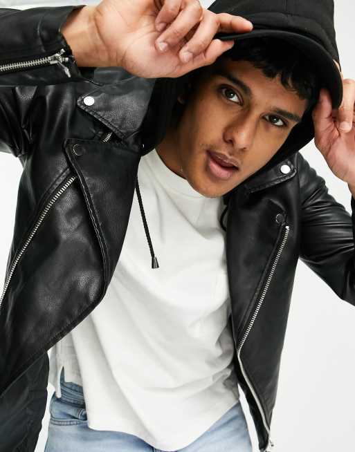 Chaqueta biker negra con capucha de cuero sintético de River Island, 3 de 4