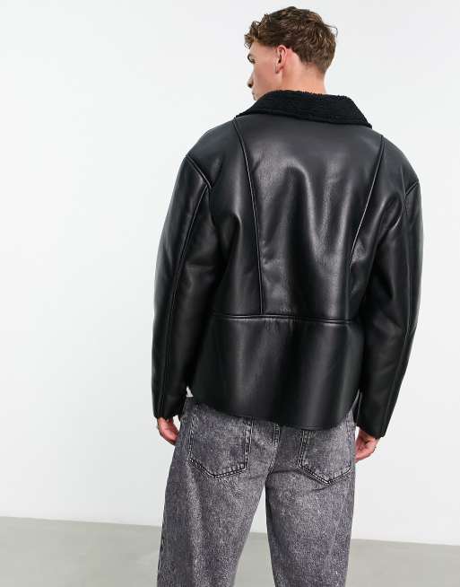 Chaqueta biker negra extragrande de cuero sintético con cuello de borreguito de ASOS DESIGN, 2 de 4