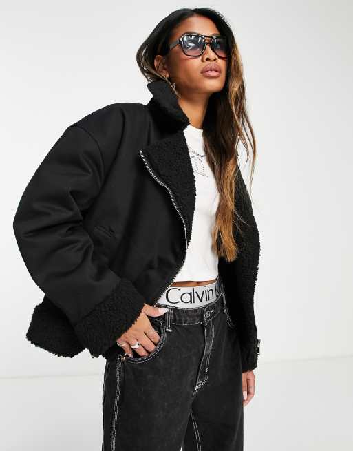 Chaqueta biker vaquera negro sólido con ribete de borreguito de Bolongaro Trevor