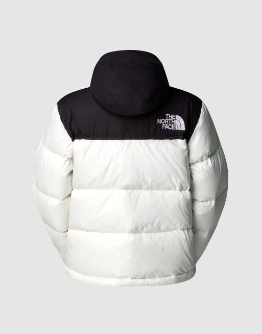 Chaqueta blanco duna y negro TNF 1996 Retro Nuptse de The North Face, 4 de 4