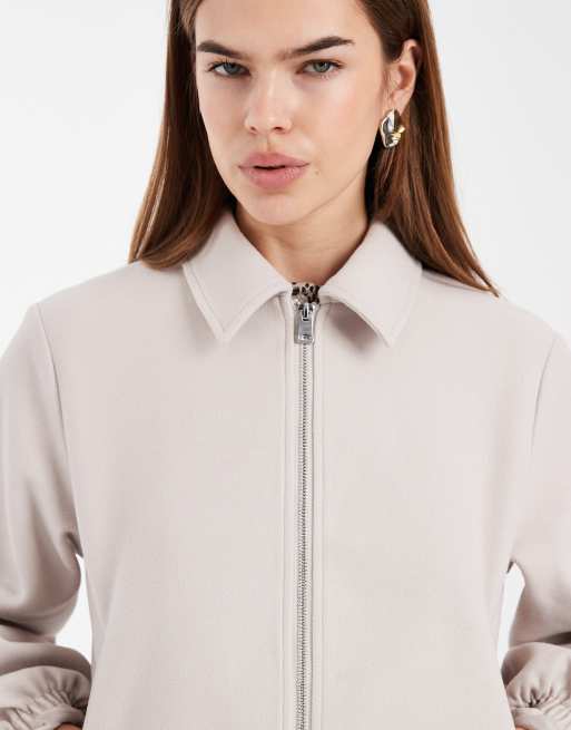 Chaqueta bomber color piedra con cremallera de New Look, 4 de 4