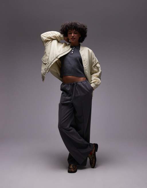 Chaqueta bomber color piedra de nailon con solapas Nero de Topshop