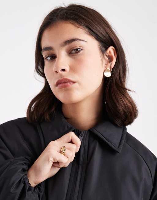 Chaqueta bomber corta negra acolchada con solapas de Brave Soul, 3 de 4