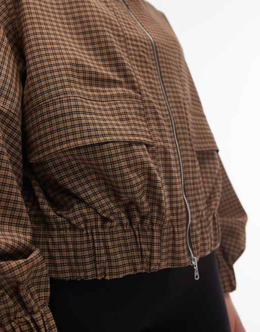 Chaqueta bomber marrón claro a cuadros elástica con cuello alzado de mezcla de lana de ARKET, 4 de 4