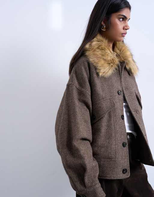 Chaqueta bomber marrón de sarga de mezcla de lana con solapas de piel sintética de Topshop, 4 de 4