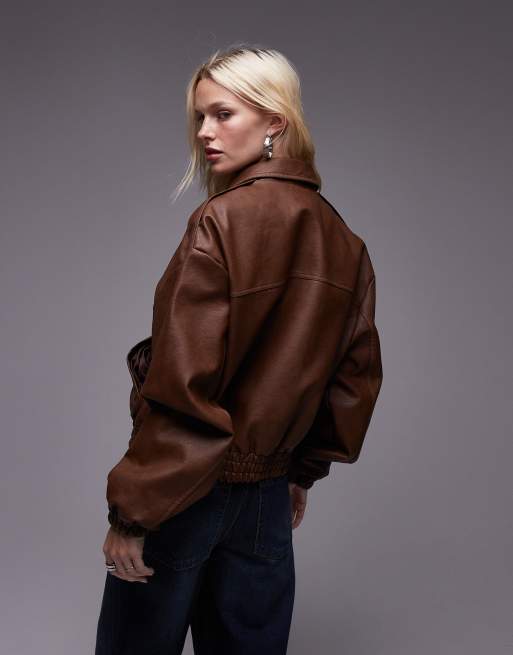 Chaqueta bomber marrón extragrande de cuero sintético de Topshop, 3 de 4