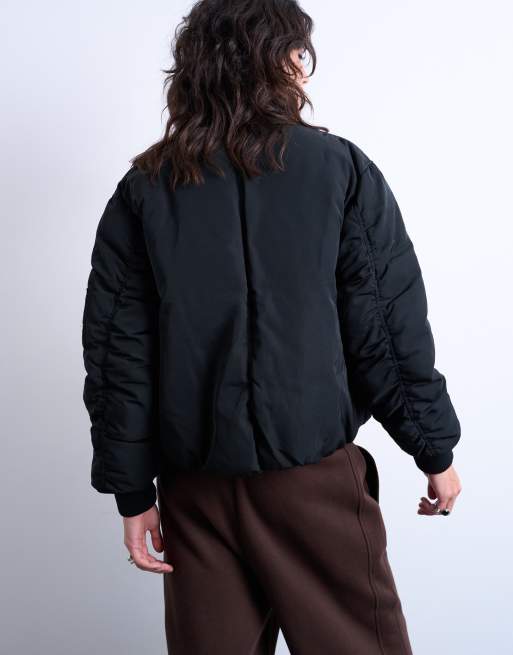 Chaqueta bomber negra acolchada con diseño híbrido de Topshop, 3 de 4