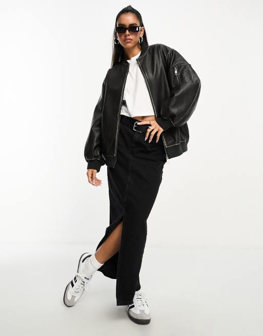 Chaqueta bomber negra con acabado lavado de cuero sintético de ASOS DESIGN, 2 de 4