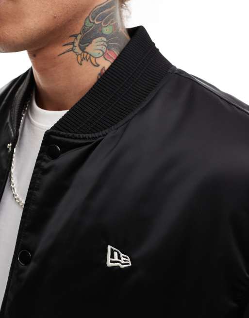 Chaqueta bomber negra con estampado trasero de béisbol "NY" de New Era, 4 de 4