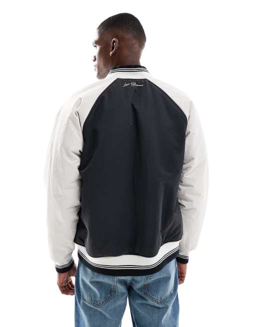 Chaqueta bomber negra de estilo sukajan con diseño reversible Madera de Levi's, 4 de 5