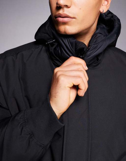 Chaqueta bomber negra gruesa con capucha Osis de Boss Orange, 5 de 5
