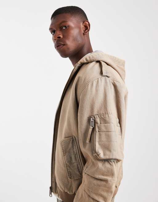 Chaqueta bomber vaquera gris desierto lavado con capucha de Cotton On, 4 de 5