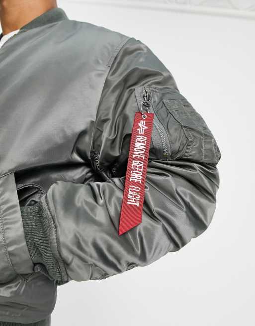 Chaqueta bomber verde vintage extragrande acolchada MA-1 de Alpha