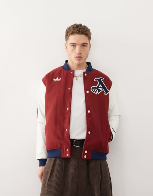 Chaqueta burdeos con diseño del Arsenal VRCT de adidas Originals