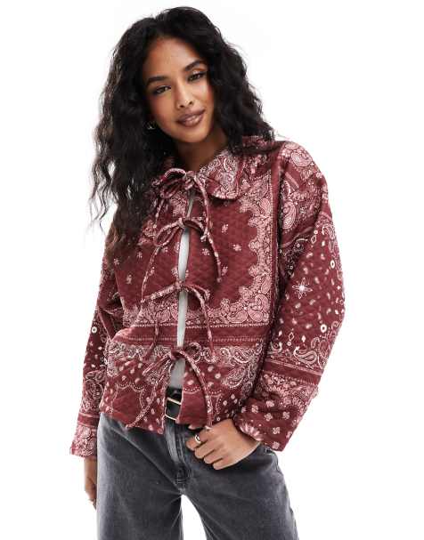 Chaqueta burdeos guateada de manga larga con estampado de cachemir y solapas de ASOS DESIGN - view 1