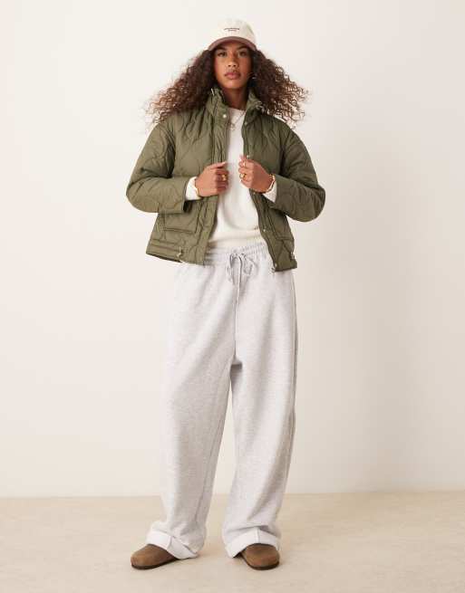 Chaqueta caqui guateada con cuello alto y cordón ajustable de Pimkie, 3 de 4