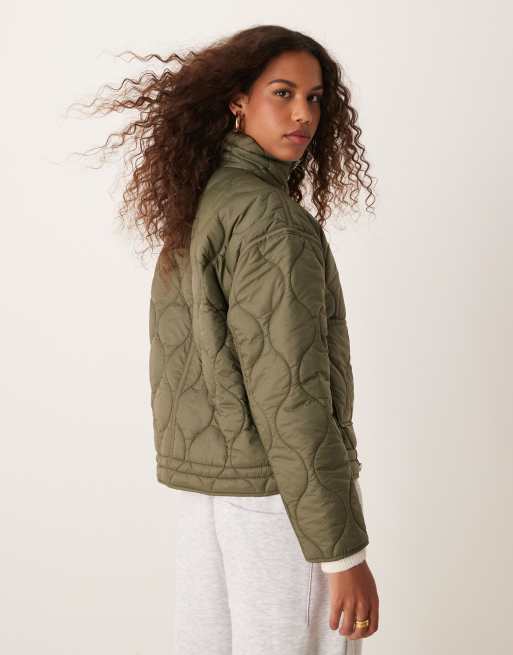 Chaqueta caqui guateada con cuello alto y cordón ajustable de Pimkie, 4 de 4