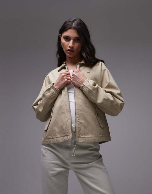 Chaqueta color arena de corte estándar con cuello de solapas de Tommy Jeans