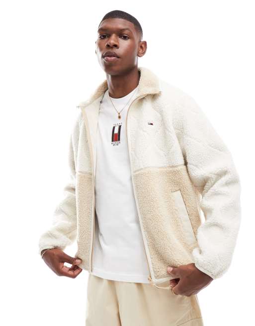 Chaqueta color avena de tejido tipo peluche de Tommy Jeans